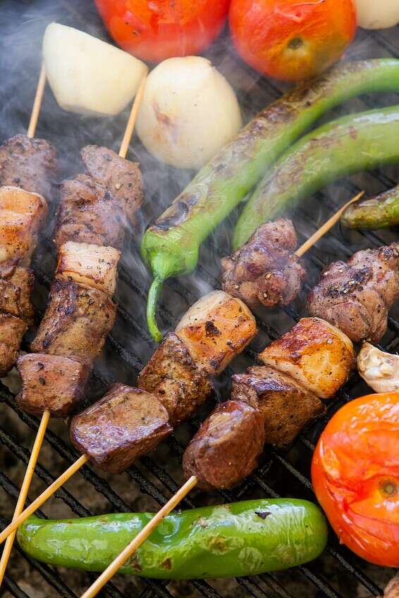 המתיקות נשארת בפה ימים ארוכים. שיפודי "געגועים למרקש" // צילום וסטיילינג: איתיאל ציון